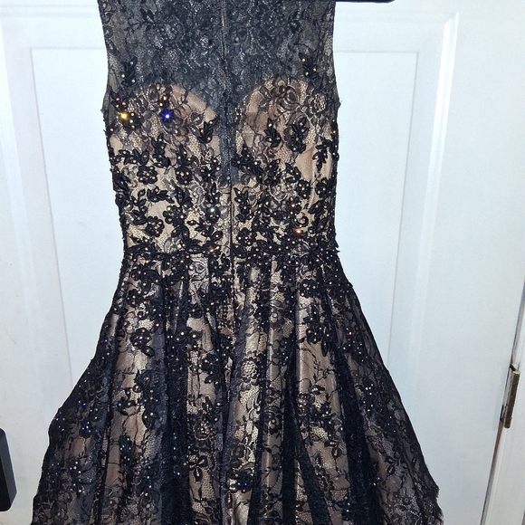 La Femme Beautiful black Prom/Party/Quinceanera  Lace Dress-size 00 NWOT - Picture 5 of 8